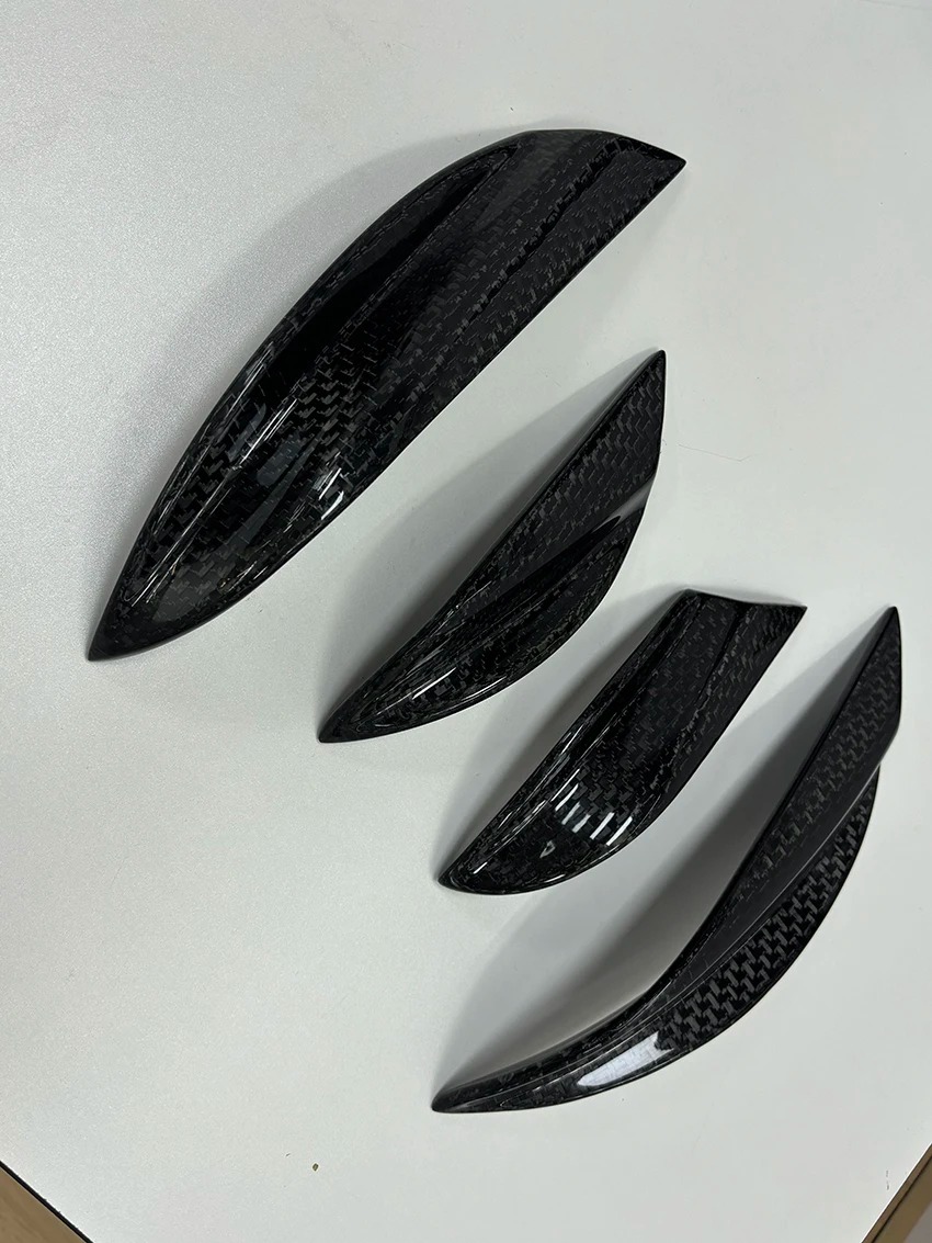 High Quality Fast Delivery Whole Sale Price Wet Carbon Fiber M Style Canards Body Kits for URUS